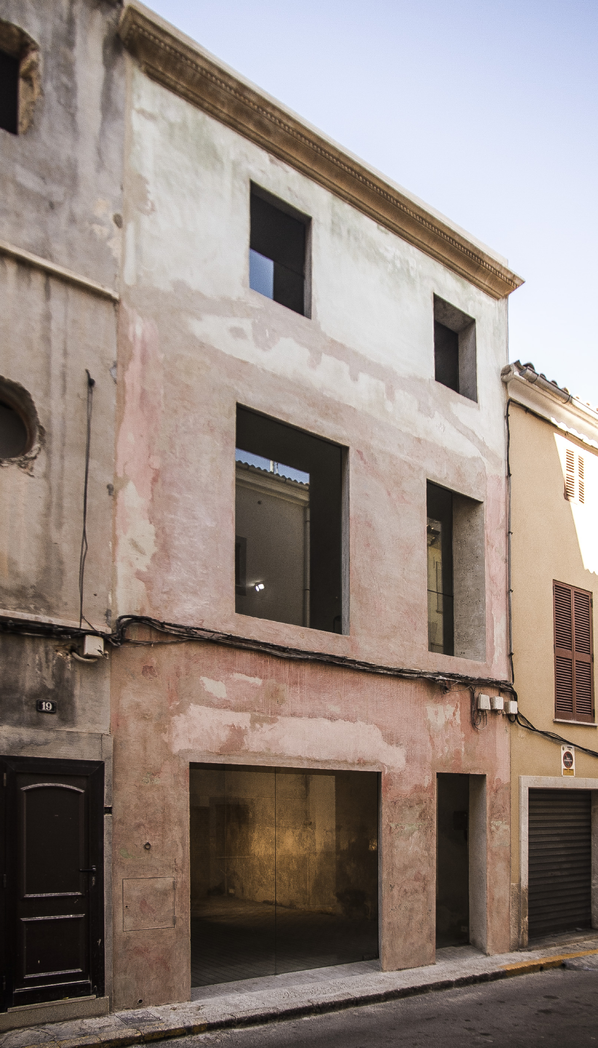 About buildings and fools. Casa en carrer Nou, Inca (2011-2013) arquitecto Francisco Jorquera